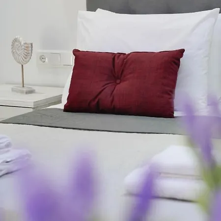 Tarsa's House By The Sea Апартаменты