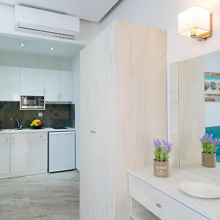 Tarsa's House By The Sea Апартаменты *