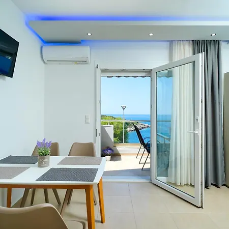 Tarsa's House By The Sea Апартаменты